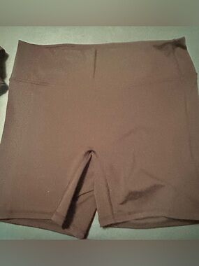 Fabletics Motion 365 Shorts NWT